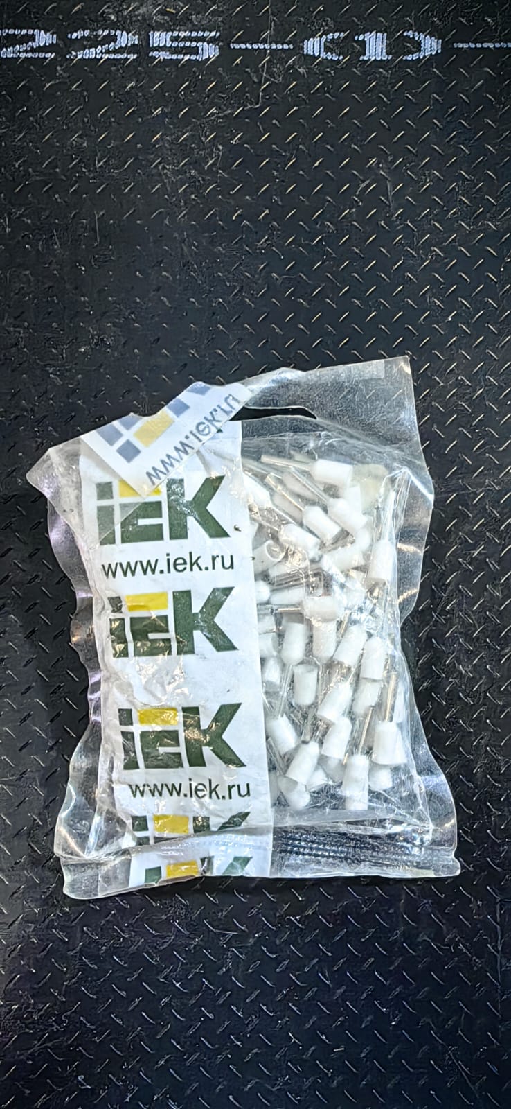 Наконечник-гильза IEK, Е7508 0,75мм 2 белый, 100шт