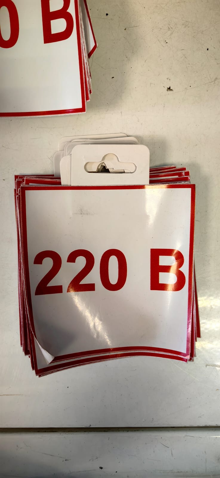 Наклейки «Знак 220 вольт»