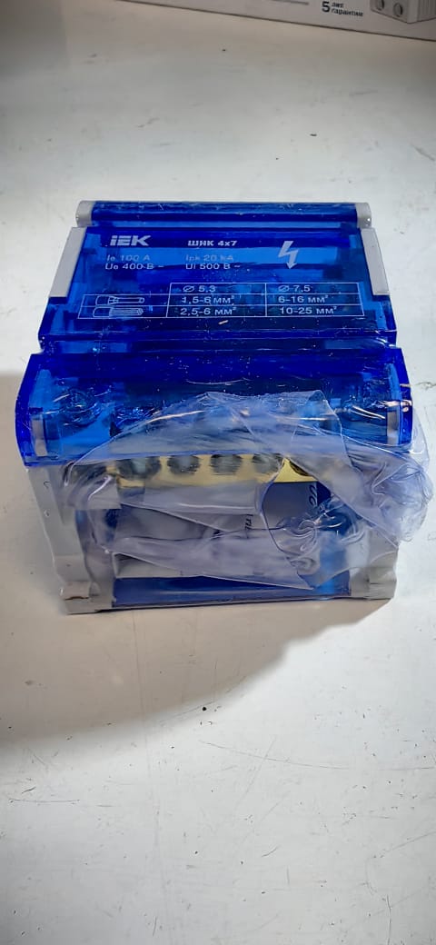 Шины на DIN-рейку в корпусе (кросс-модуль) ШНК 4х7 3L+PEN IEK