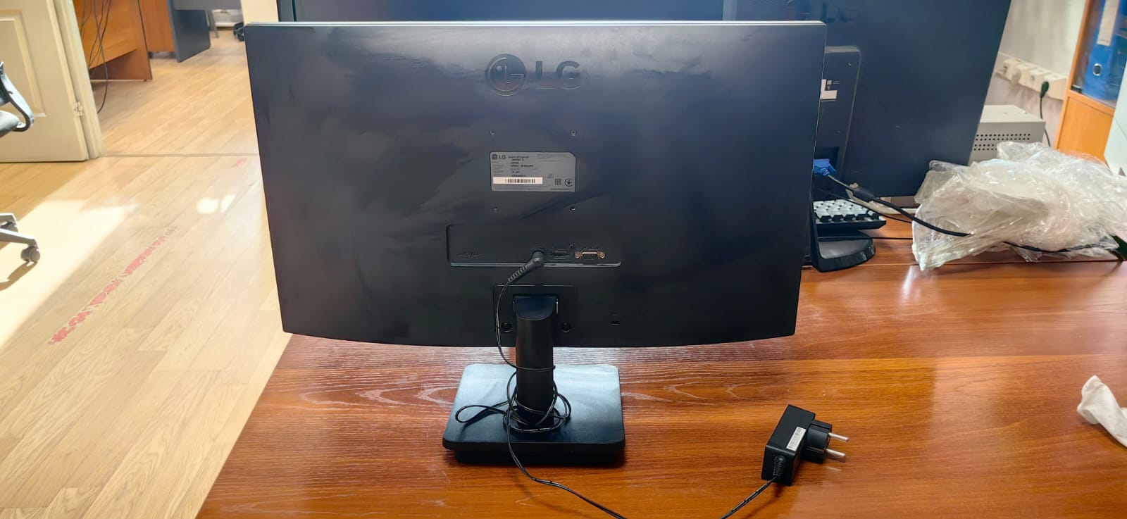 Монитор LG 24MP400-B черный 23.8"